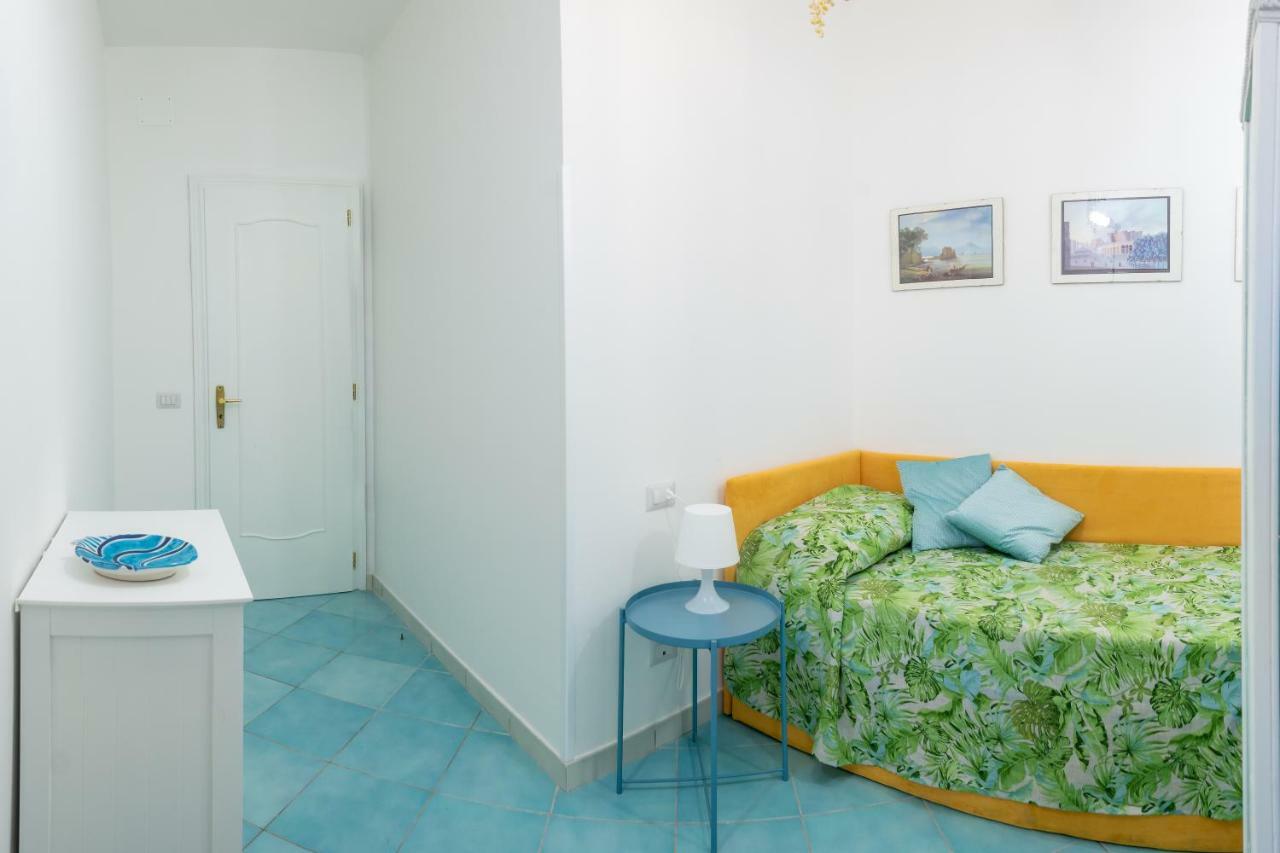 La Casetta Linda - New 2 Bedroom Apt In Sorrento With Seaview Terrace ภายนอก รูปภาพ
