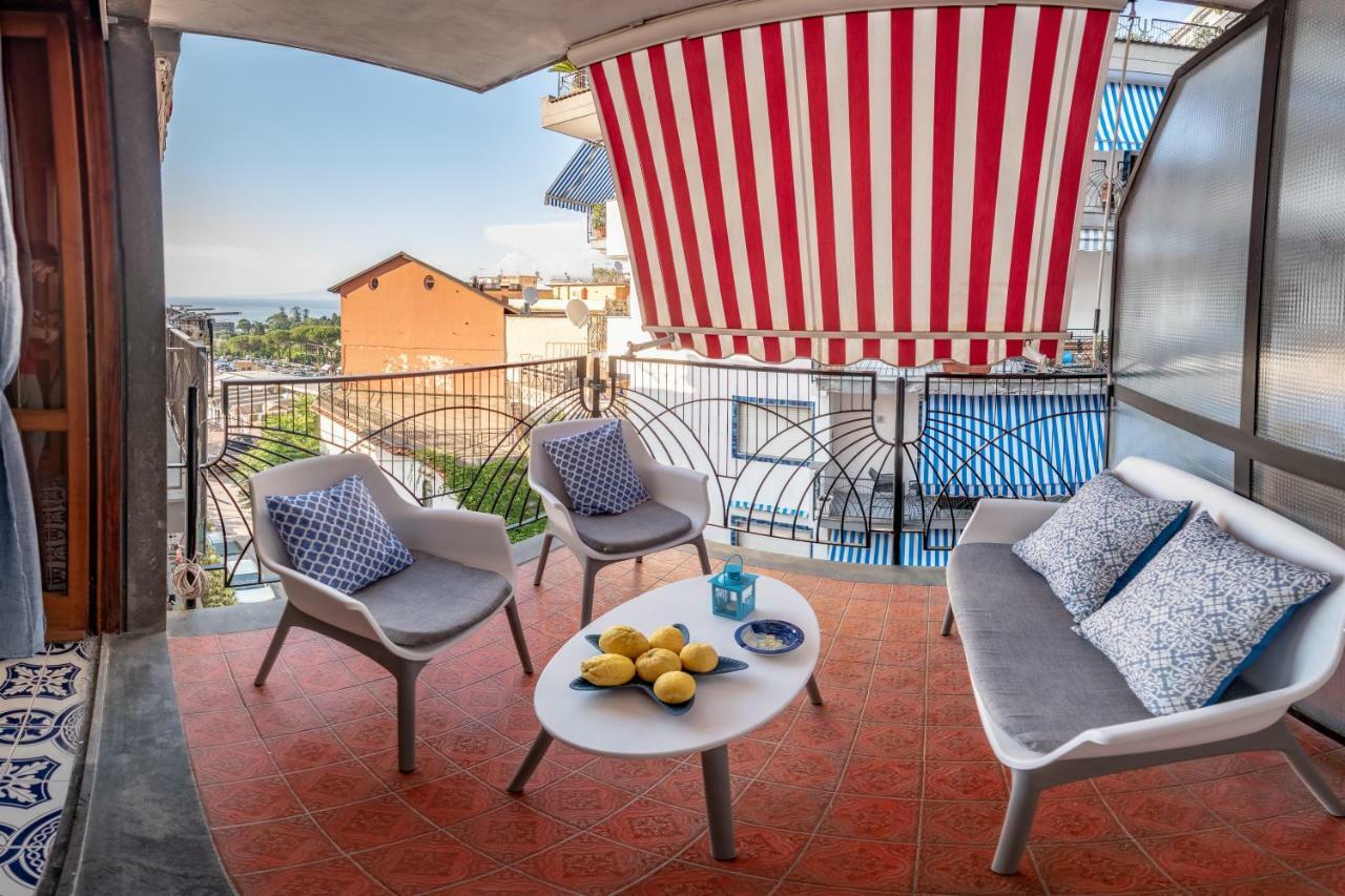 La Casetta Linda - New 2 Bedroom Apt In Sorrento With Seaview Terrace ภายนอก รูปภาพ